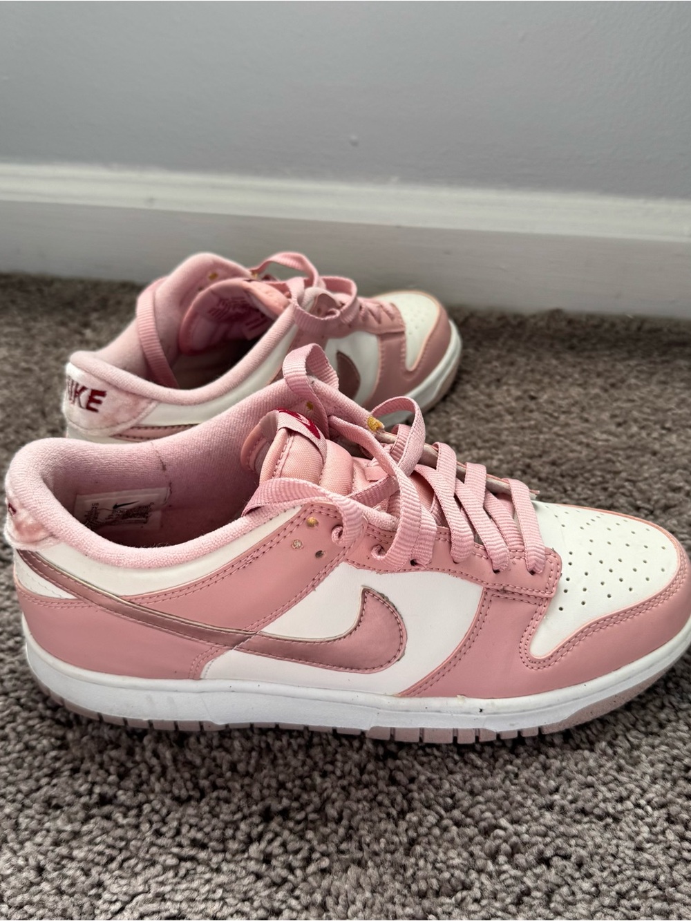 Big Kid's Nike Dunk Low "Pink Velvet" Pink Glaze/White (DO6485
600) Women’s 8.5